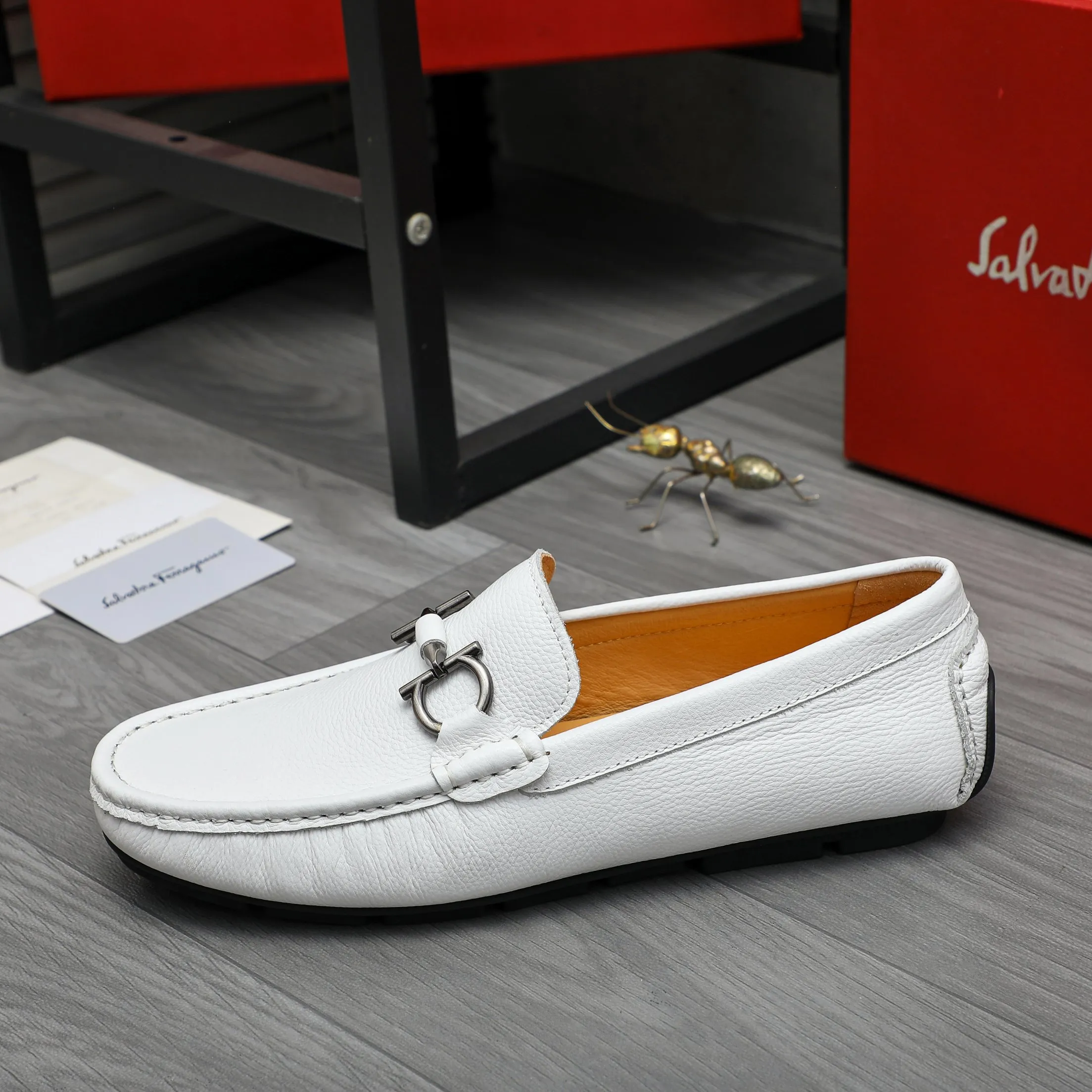 Men's shoes 💰p380 Product trademark: Ferragamo " Ferragamo ] Casual slip-on men's shoes Regular size: 38-45 Product material: Selected pebbled cowhide upper, pigskin lining, rubber outsole